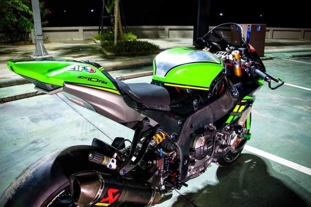 Kawasaki zx-10rr độ kịch tính với trang bị đường đua wsbk