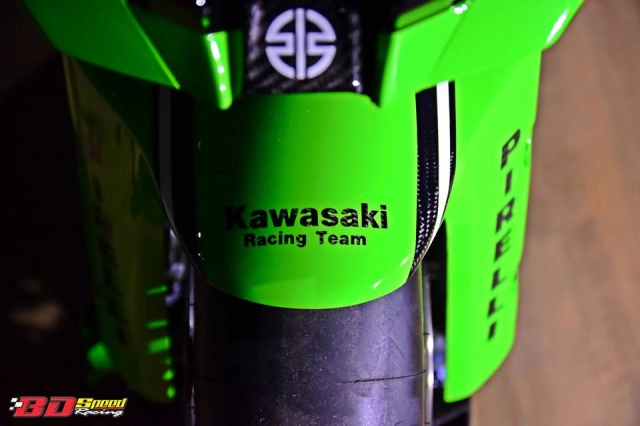 Kawasaki zx-10rr độ - rùng mình trước vẻ đẹp của chiến thần đường đua full option