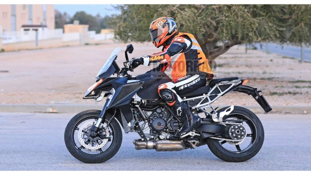 Ktm 1290 super duke gt 2021 rò rỉ thử nghiệm sẵn sàng ra mắt thực tế