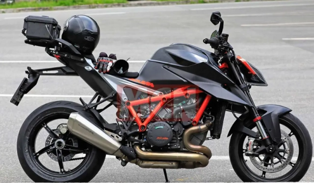 Ktm 1290 super duke r 2020 lộ diện với sức mạnh trên 200 mã lực thách thức mv agusta brutale 1000