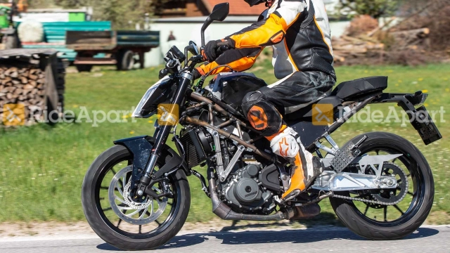 Ktm duke 390 2021 hoàn toàn mới chính thức lộ diện khi chạy thử trên đường phố