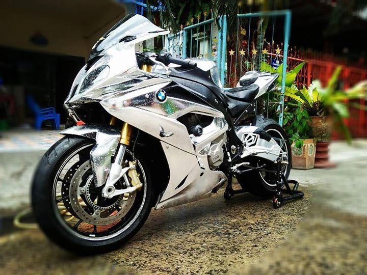 Mãn nhãn với bmw s1000rr độ bộ cánh full crom táo bạo