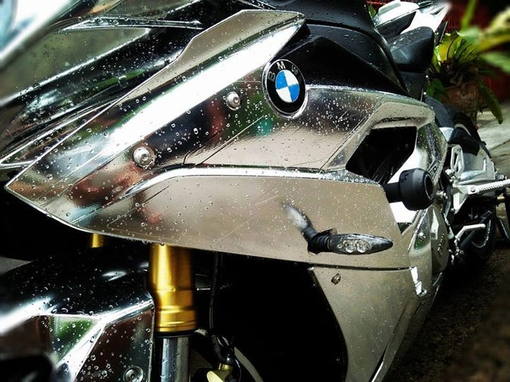 Mãn nhãn với bmw s1000rr độ bộ cánh full crom táo bạo