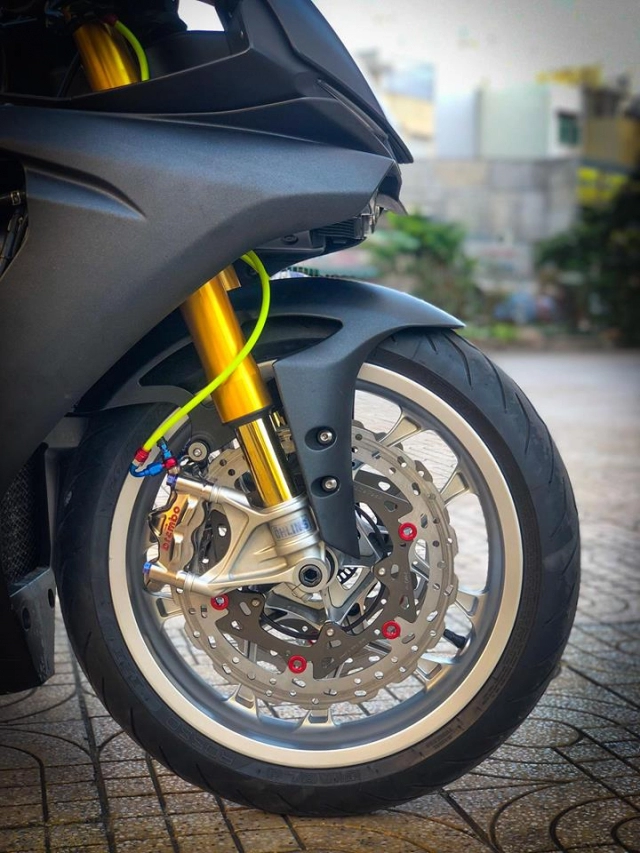 Mãn nhãn với siêu phẩm yamaha r1 miền tây sông nước dọn phong cách chạy track