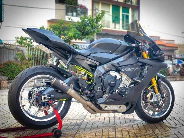 Mãn nhãn với siêu phẩm yamaha r1 miền tây sông nước dọn phong cách chạy track