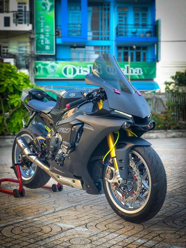 Mãn nhãn với siêu phẩm yamaha r1 miền tây sông nước dọn phong cách chạy track