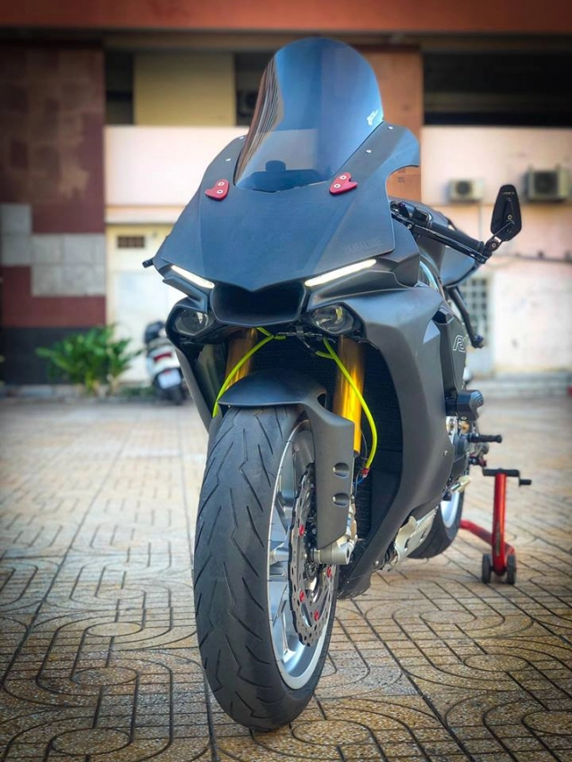 Mãn nhãn với siêu phẩm yamaha r1 miền tây sông nước dọn phong cách chạy track