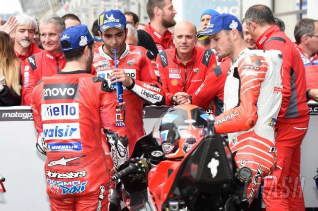 motogp ducati ra mắt cùng lúc 4 chiếc desmosedici gp20 để tranh tài vào năm sau