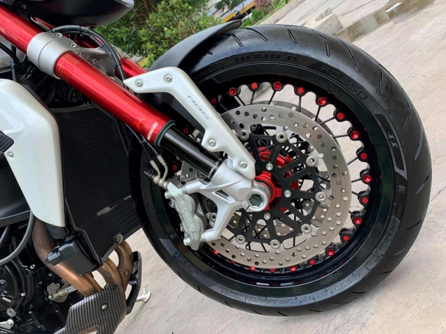 Mv agusta brutale 800 dragster rr độ ấn tượng với phong cách cơ bắp