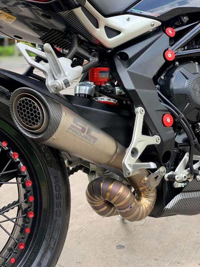 Mv agusta brutale 800 dragster rr độ ấn tượng với phong cách cơ bắp