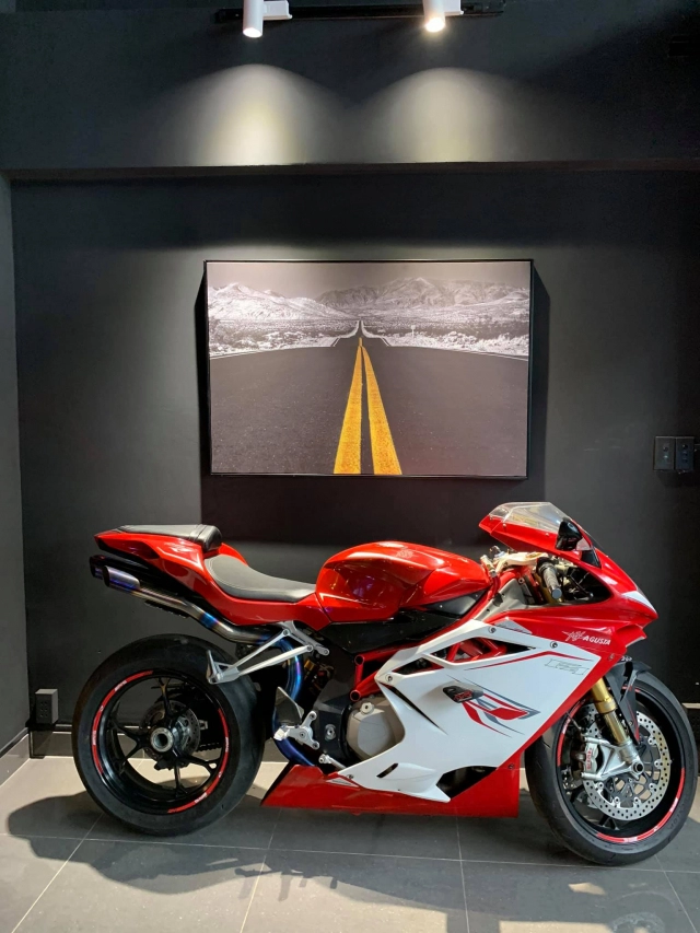 Mv agusta f4 rr được biker việt mang ra đấu giá ủng hộ đồng bào miền trung