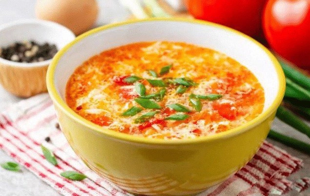 Nấu canh cà chua trứng mãi vẫn tanh nhớ mẹo này canh thơm nức nổi vân đẹp