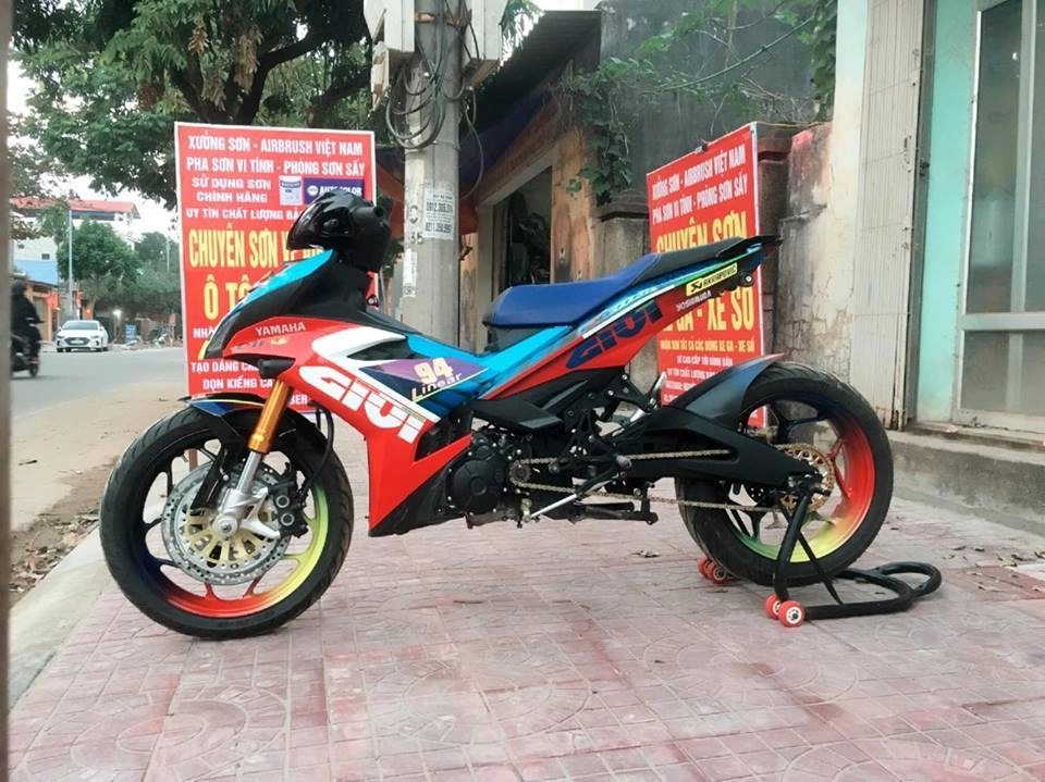 Ngắm chân dài exciter 150 givi xinh tươi ở vịnh bắc bộ