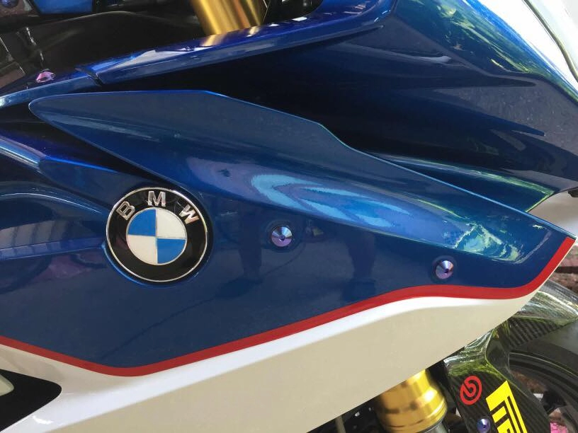 Ngắm nhìn siêu mô tô bmw s1000rr tích hợp nhiều phụ kiện đắt giá