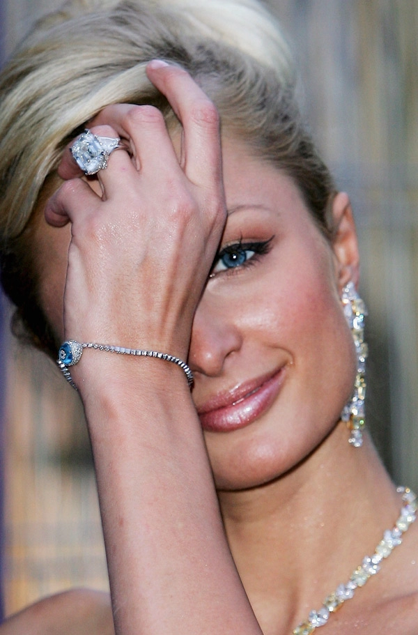 Những chiếc nhẫn kim cương đẹp đắt giá nhất của của sao hollywood