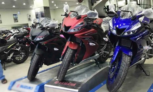 Những chiếc yamaha r15 2017 về đầu tiên tại việt nam với giá bán 125 triệu đồng