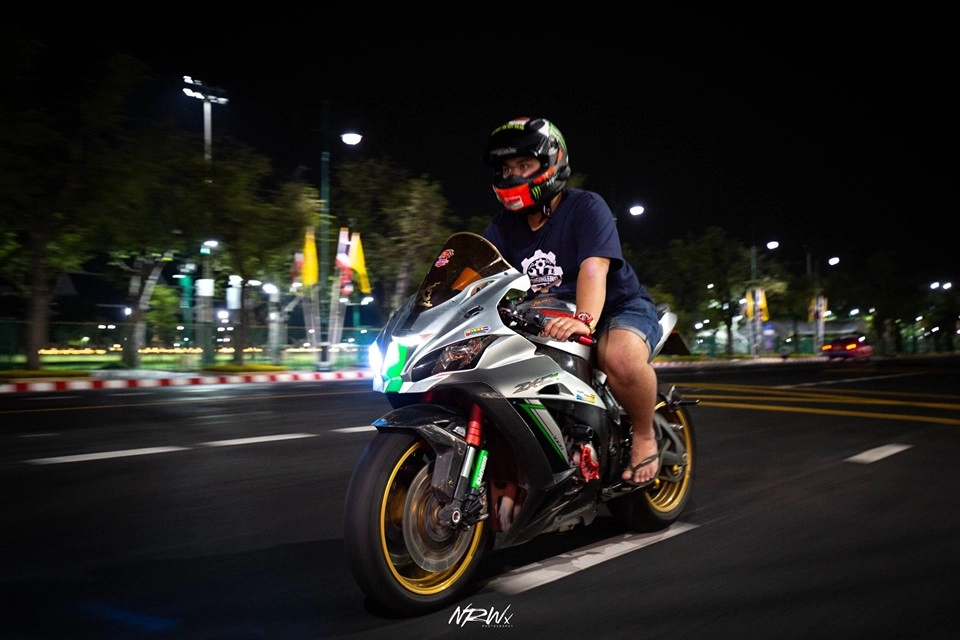 Ninja zx-10r diện kiến hoàn hảo với gam màu mới cực bén