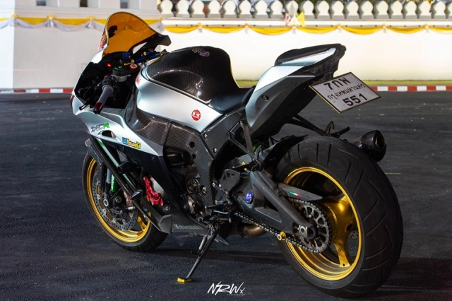 Ninja zx-10r diện kiến hoàn hảo với gam màu mới cực bén