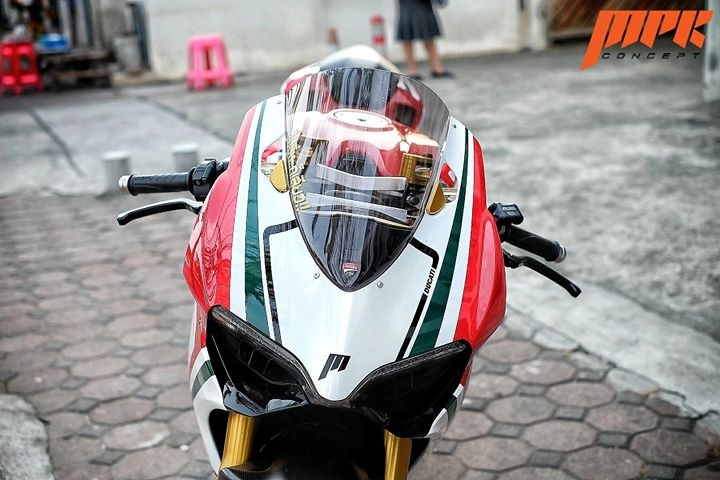 Panigale 1199s vẻ đẹp hoàn mỹ từ bàn tay thiết kế ý