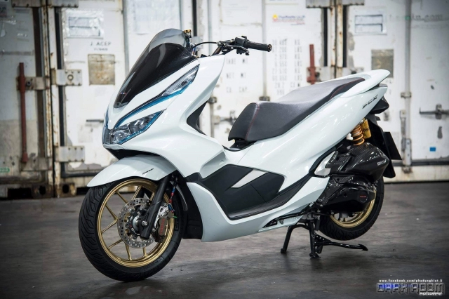 Pcx 150 2018 đô tuyêt đinh vơi dàn đô chơi ma mi khiến người xem tò mò