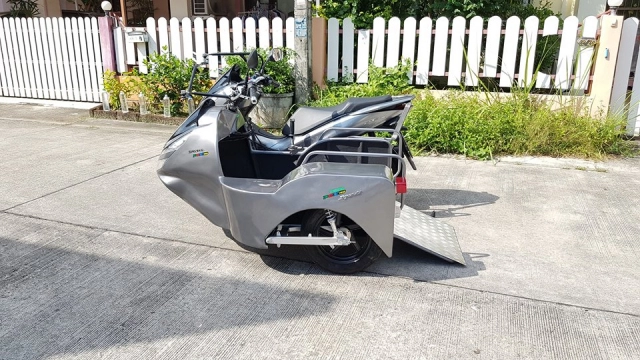 Pcx 150 độ độc theo phong cách sidecar và đặc biệt với cách thức lái