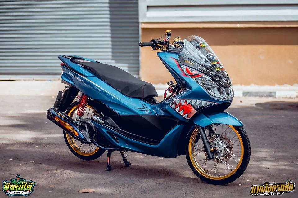 Pcx 150 độ phong cách cá mập lên bờ của biker xứ chùa vàng