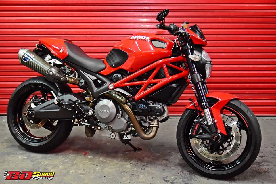 quái vật ducati monster 795 trên đất thái đầy nổi bật