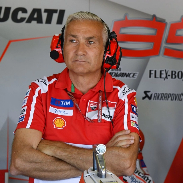 Rossi nhận xét đội đua của ducati racing team như đội đua f1