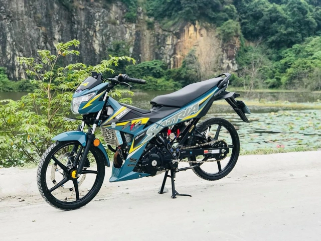 Satria 150 độ ấn tượng với dàn chân 5 cây của tay chơi đồng nai