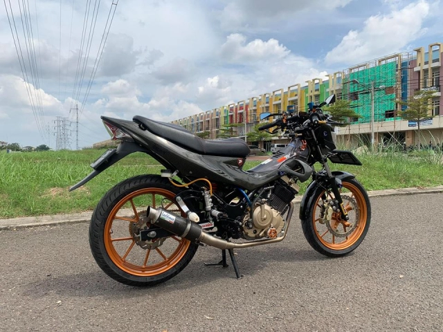 Satria 150 độ đẹp ngất ngây của tay chơi indonesia