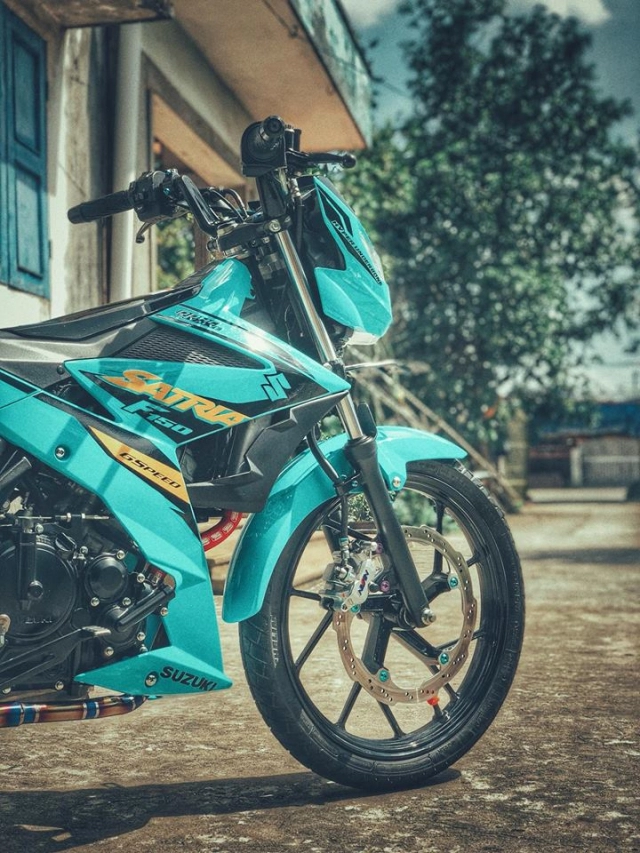 Satria 150 độ lạ mắt và siêu chất trong bộ cánh màu xanh mới