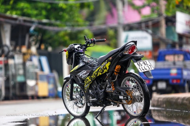 Satria 150 độ nổi bật trong bộ cánh mới cùng dàn chân đắt tiền