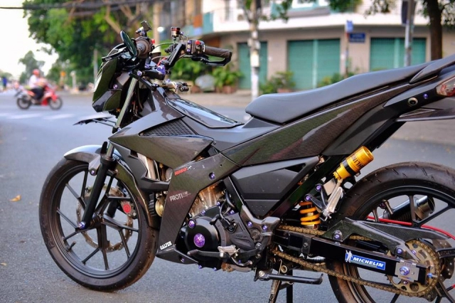 Satria 150 độ siêu ngầu cùng bộ cánh full carbon cùng dàn đồ chơi đắt xắt ra miếng