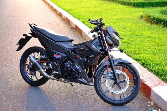 Satria 150 độ siêu ngầu cùng bộ cánh full carbon cùng dàn đồ chơi đắt xắt ra miếng