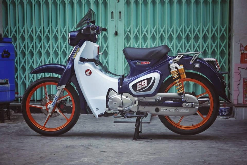 Siêu cub c125 giá 90 triệu độ hút hồn với dàn đồ chơi trăm triệu