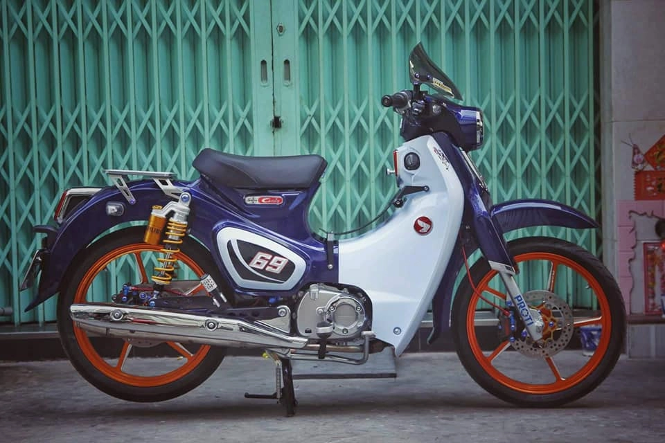 Siêu cub c125 giá 90 triệu độ hút hồn với dàn đồ chơi trăm triệu