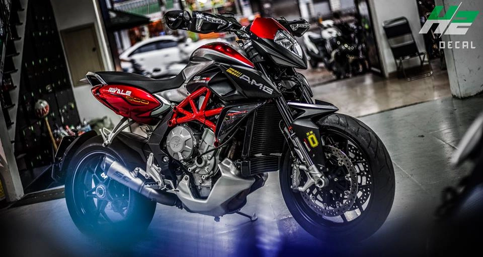 Siêu xe tới từ ý - mv agusta rivale 800 phong cách amg