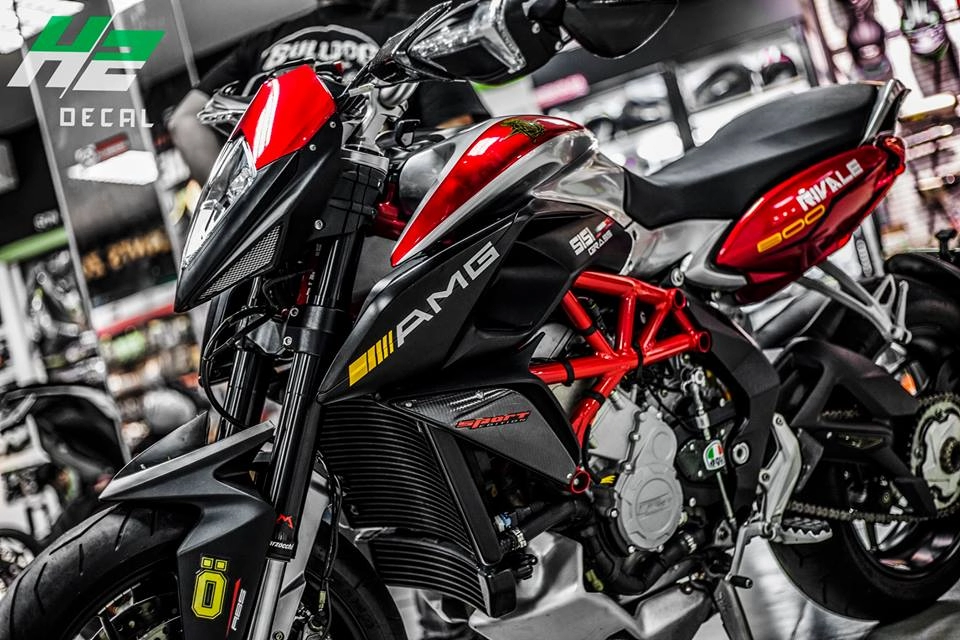 Siêu xe tới từ ý - mv agusta rivale 800 phong cách amg