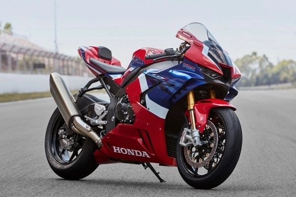 So sánh 4 mẫu superbike 1000cc 2019 ai sẽ xứng đáng là king of sport thế hệ mới