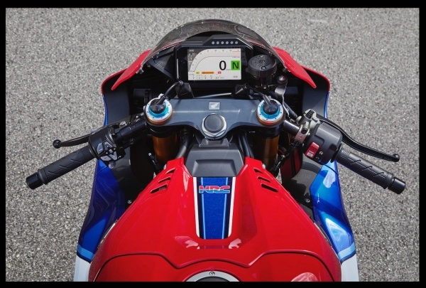 So sánh 4 mẫu superbike 1000cc 2019 ai sẽ xứng đáng là king of sport thế hệ mới