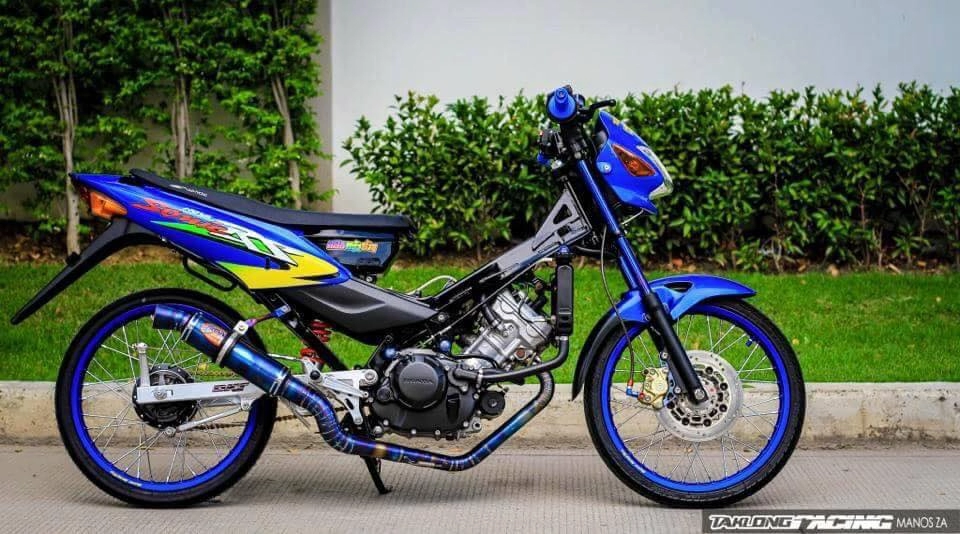 Sonic 125 độ mang vẻ đẹp chất lừ của biker thailand