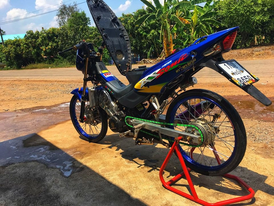 Sonic 125 độ - sự hồi sinh giản đơn gây ấn tượng của biker thailand