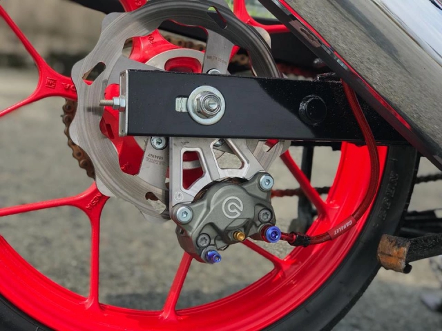 Sonic 150 độ dàn heo brembo kết hợp cùng trợ lực black thần bí