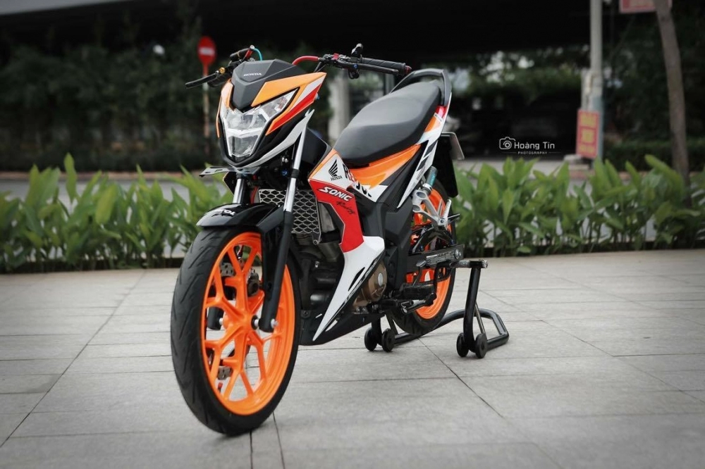 Sonic 150 repsol đầy ấn tượng với bản độ đắt giá của biker việt