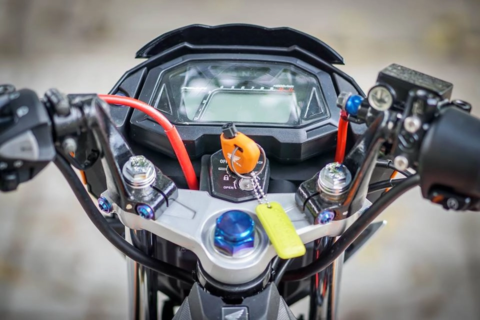 Sonic 150r - mẫu hyperunderbone được độ mạnh mẽ của biker miền tây