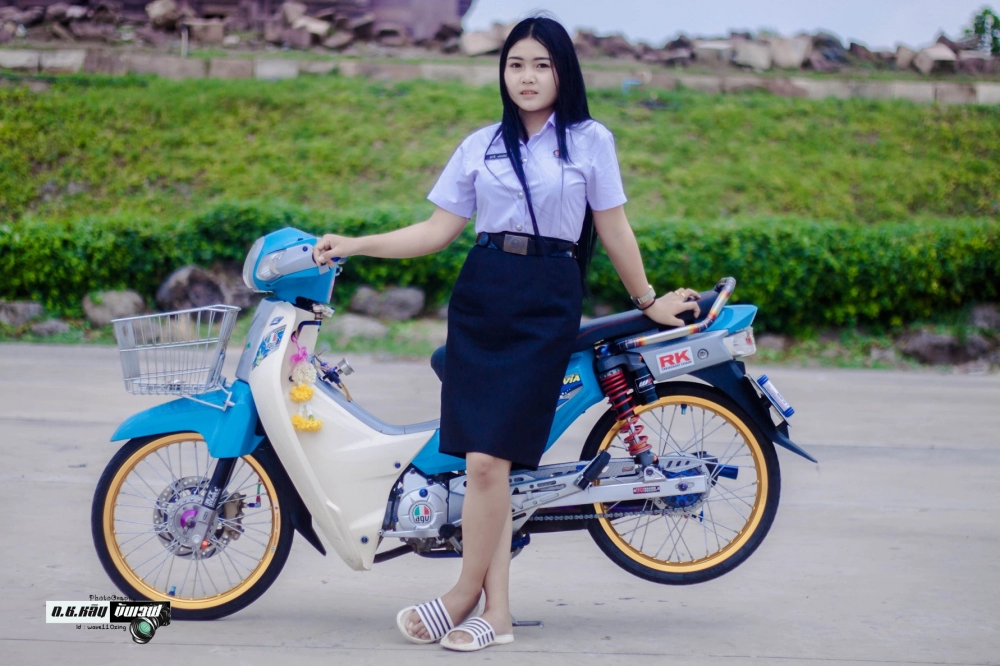 Super cub độ của cô nàng cấp 3 có gì đặc biệt