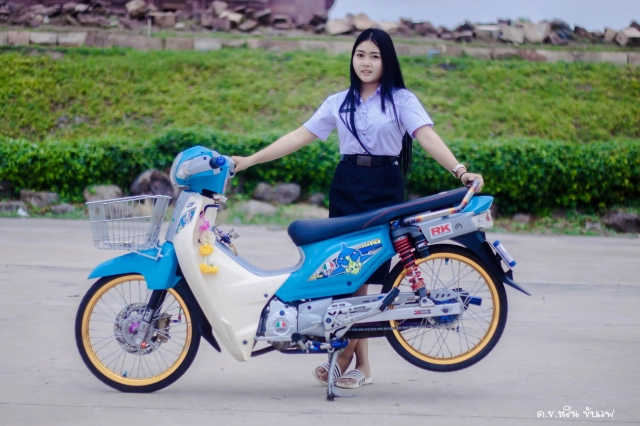 Super cub độ của cô nàng cấp 3 có gì đặc biệt