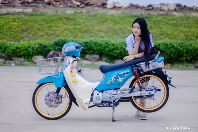 Super cub độ của cô nàng cấp 3 có gì đặc biệt