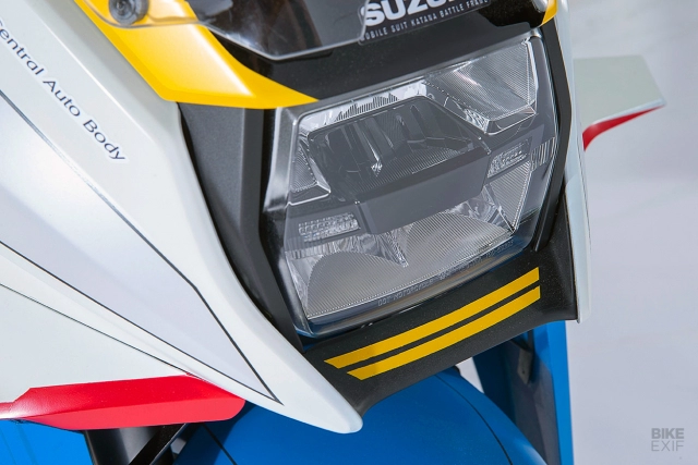 Suzuki katana 1000r độ ấn tượng theo phong cách thập niên 80