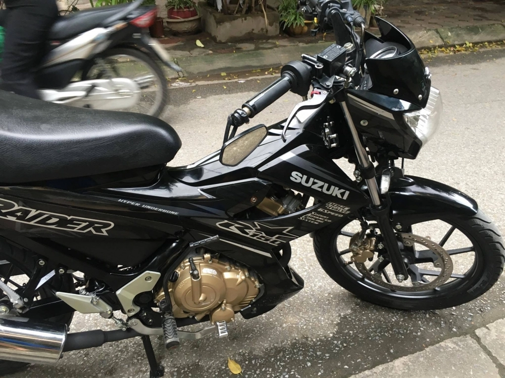 Suzuki raider 150 đen 2015 -29d đi 1k 335 triệuxe hiếm còn cực kì đẹp mới